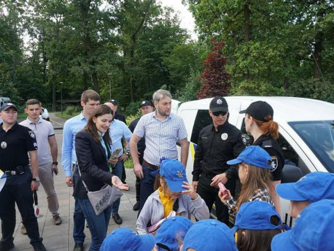 Незаконна агітація: губернатор Бно та кандидатка від партії Зе використали в.о. начальника поліції Київщини для передвиборчого піару