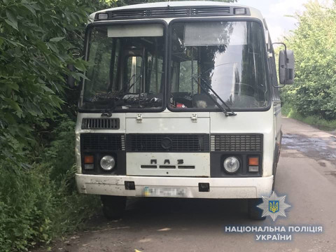 На Київщині зупинили автобус з п’яним водієм