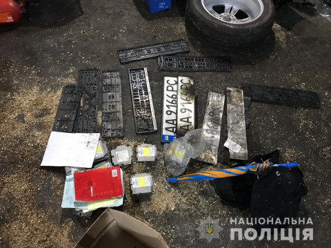 Під Києвом затримали викрадачів авто, які спеціалізувалися на корейських іномарках (ФОТО)