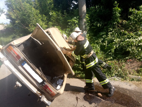 У Тетієві жінка на ВАЗі потрапила у серйозну аварію