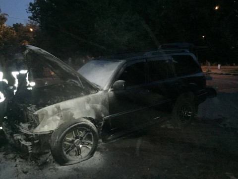 У Білій Церкві спалахнув "Lexus LX 470"