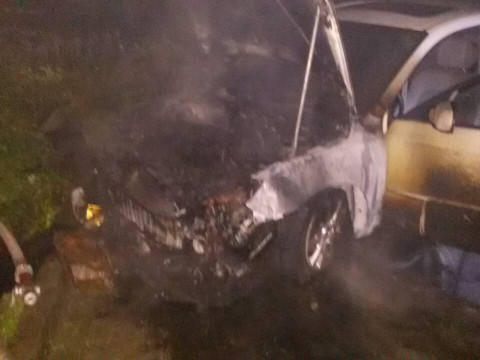 Під Києвом вщент згоріла Mazda