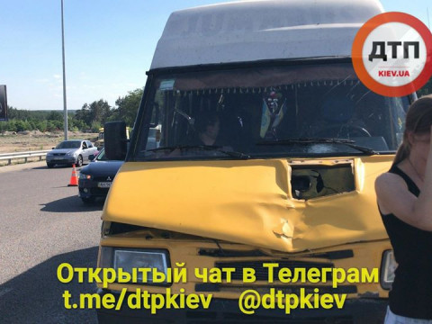 Під Києвом автобус насмерть збив чоловіка (ФОТО)