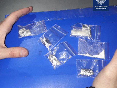 У Білогородці у водія знайшли шість пакетів з наркотиками