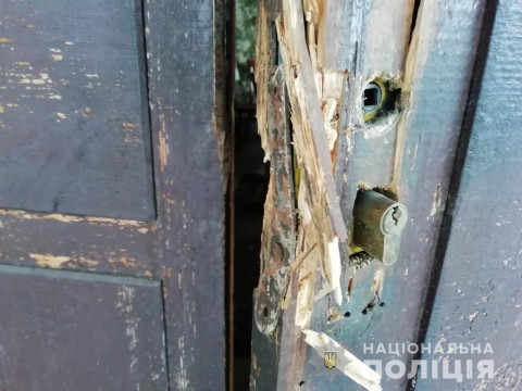 В Узині затримали крадіїв чавунних батарей (ФОТО)