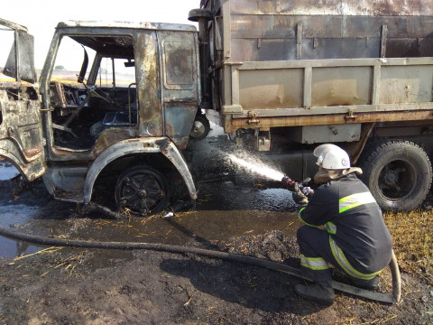 У Згурівському районі рятувальники ліквідували загорання вантажівки