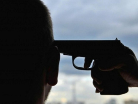 У будівлі Київської ОДА колишній військовослужбовець покінчив життя самогубством