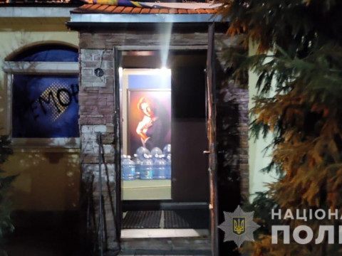 Незаконний бізнес: у Вишгороді поліція ліквідувала нелегальний гральний зал (ФОТО)