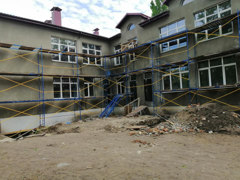 Депутат збирає під стінами Київської ОДА мітинг на добудову школи у Вишневому