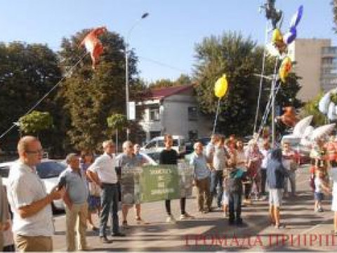 Бучанці мітингують за збереження реліктового лісу (ВІДЕО)