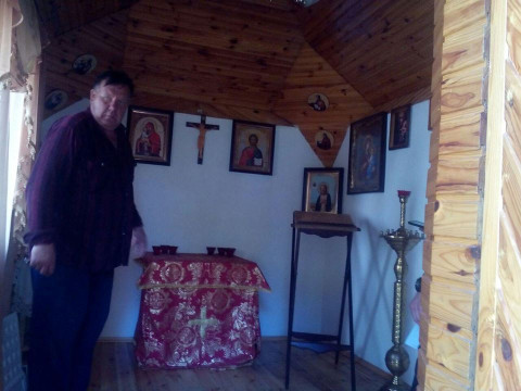 Під Києвом розшукують невідомих, які пограбували церковну капличку (ФОТО)