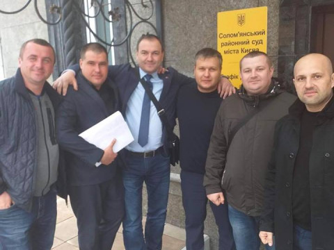 Депутата-хабарника Олександра Мефодія випустили під особисте зобов’язання