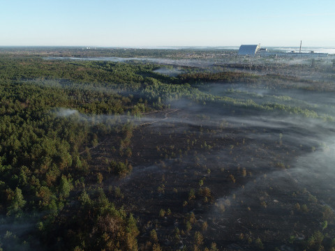 Пожежа в Чорнобильській зоні триває на площі близько 1,5 га (ФОТО)