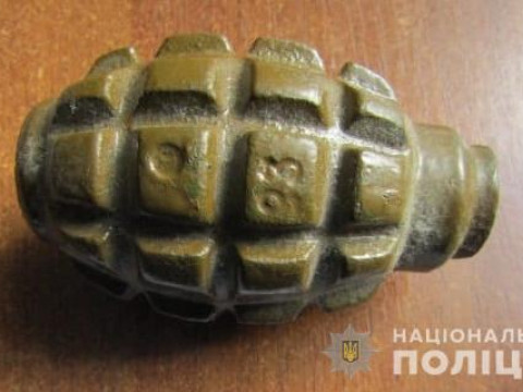 У Вишгородському районі затримали чоловіка з бойовою гранатою (ФОТО)