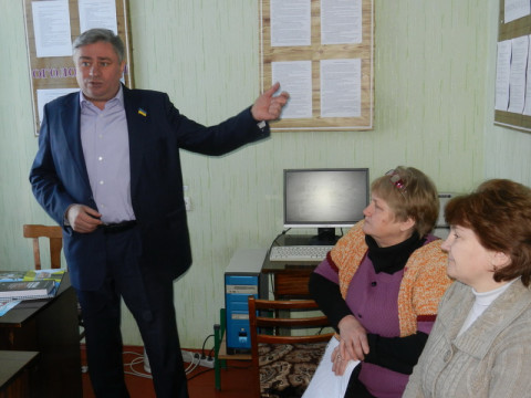 Чому Гудзенко дивиться в бік Тимошенко: або як правильно підкуповувати бюджетників