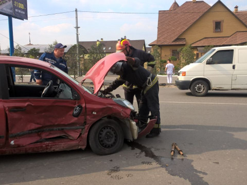 У Крюківщині зіткнулись два автомобіля