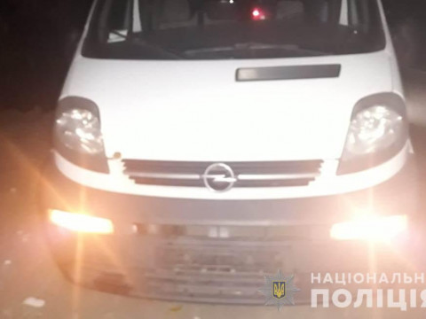 У Києво-Святошинському районі пішохід спав на дорозі