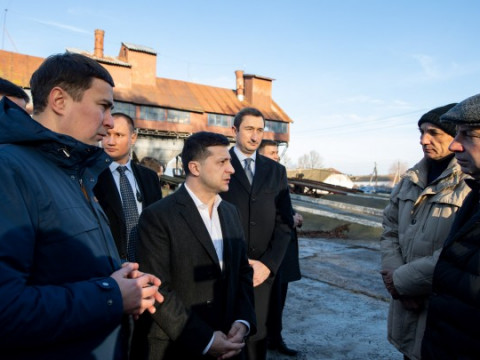 Президент Зеленський приїхав на Обухівщину після звернення підприємства (ВІДЕО)