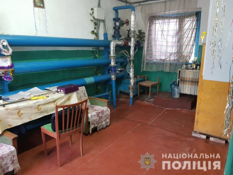 У Білій Церкві чоловік упродовж ночі "вибивав" із жінки зізнання у зраді (ФОТО)
