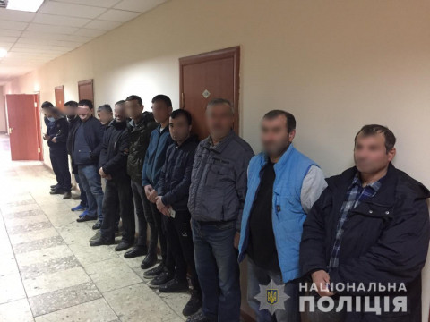 Правоохоронці затримали групу нелегалів під Києвом (ФОТО)