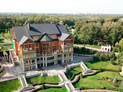 Три компанії виявили бажання керувати резиденцією екс-президента Януковича "Межигір’я" 
