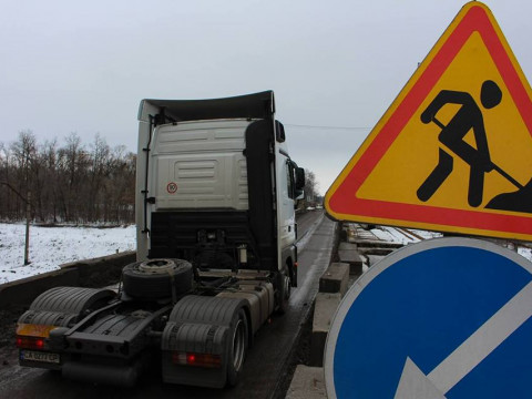 Міністр інфраструктури Омелян перевірив стан ремонту мосту через залізницю у Миронівці (ФОТО)