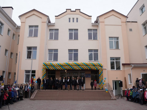 У Вишневому відкрили корпус школи, який будувався понад 12 років (ФОТО) 