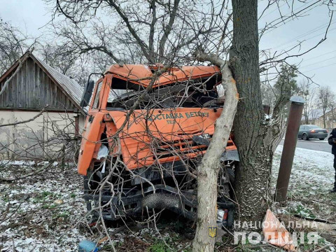 На Макарівщині у ДТП загинув водій автобетонозмішувачу