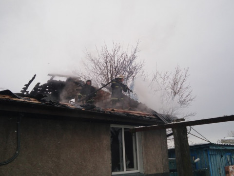 У Макарівському районі ліквідували пожежу в житловому будинку
