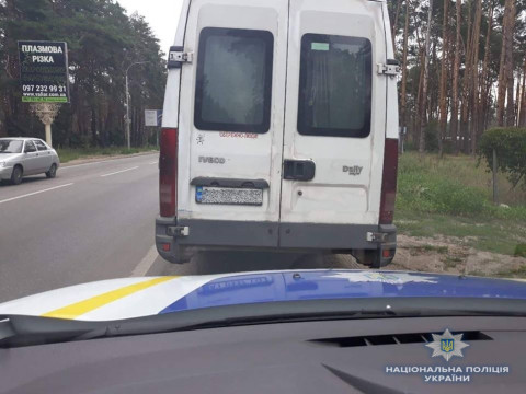 Через хвилю смертельних ДТП на дорогах Київщини працюють мобільні групи поліції