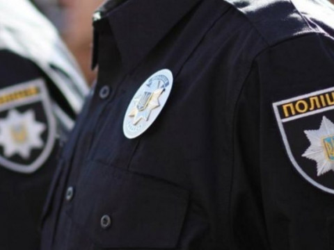 В Обухівському районі чоловік побив і покусав поліцейських