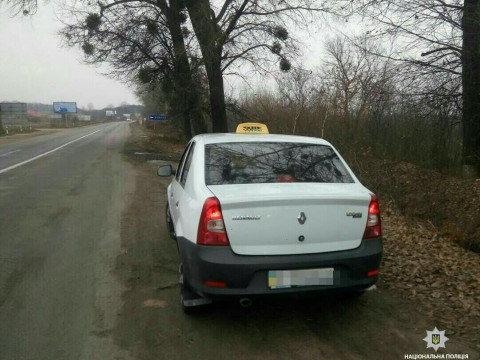 Поблизу Переяслава зупинили таксиста з "липовими" документами на авто