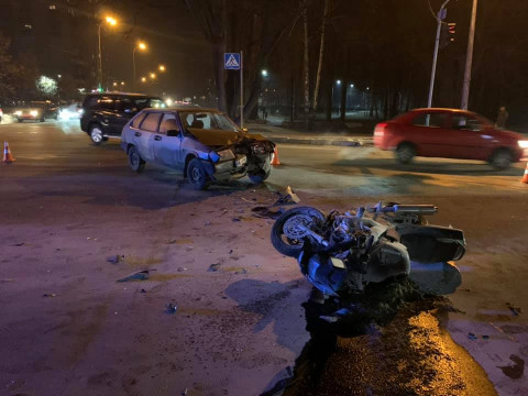 У Броварах п’яний мотоцикліст протаранив ВАЗ