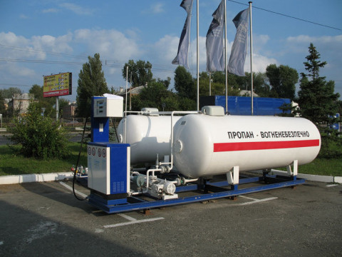 У Вишневому невідомі побили перевіряючого газових заправок