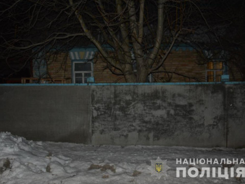 У Броварському районі п’яний чоловік металевою палицею забив до смерті пенсіонерку