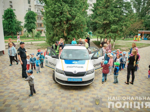 У Броварах поліцейські вчили дошкільнят дорожньої абетки (ФОТО)