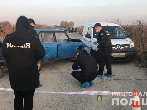 У Броварському районі поліція розшукує зловмисників, які обстріляли автомобіль