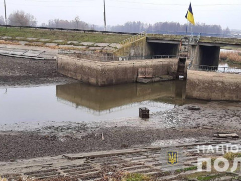 У Тетіївському районі підприємець незаконно спустив воду зі ставка та виловив рибу