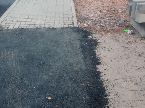 У Борисполі кладуть асфальт за "унікальною" технологією (ФОТО)