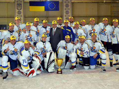 Білоцерківська "Рось" виборола золото на Чемпіонаті України з хокею серед аматорів (ФОТО)
