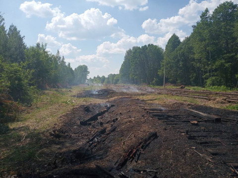 У зоні відчуження загорілась залізнична колія