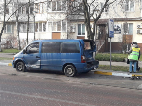 В Ірпені чоловік скоїв наїзд одразу на три автомобіля   