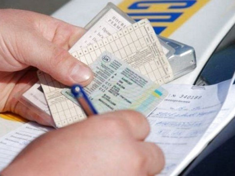  У Гостомелі затримали водія з підробленими документами
