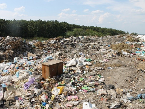 У Макарівському районі підприємство на площі 18 га облаштувало незаконне сміттєзвалище