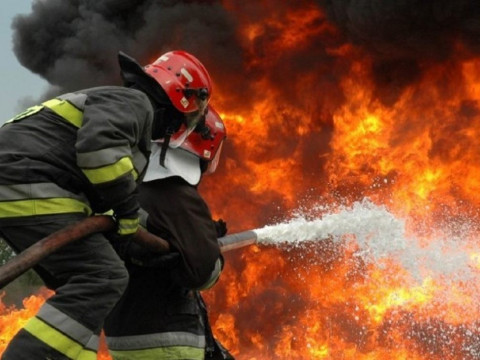 У Бородянці мешканців багатоповерхівки евакуювали через пожежу
