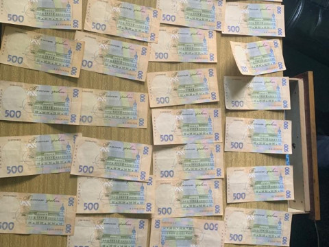 На Бориспільщині "на гарячому" спіймали службовця сільради, що вимагав хабаря (ФОТО)