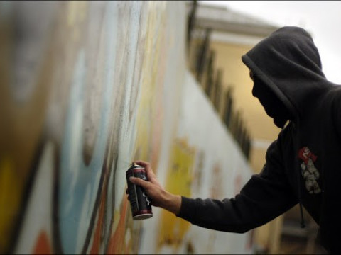 В Ірпені вандали влаштували "дикі ігри" на набережній (ФОТО)