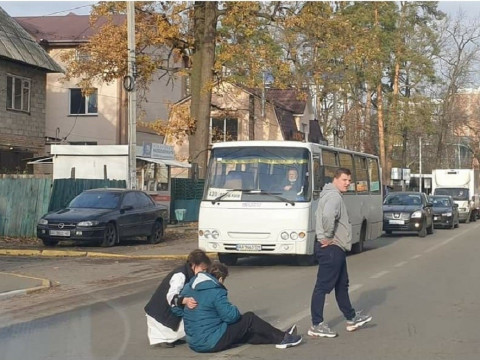 В Ірпені жінка потрапила під колеса авта
