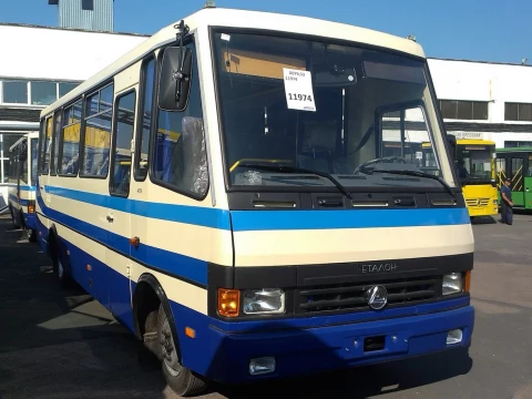 На Київщині водій автобуса їхав без увімкнених фар 