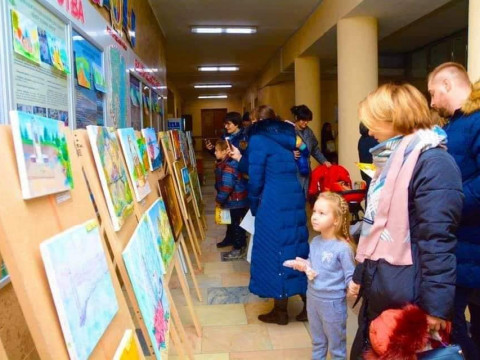 У Вишгороді відкрилася дитяча благодійна виставка картин (ФОТО)
